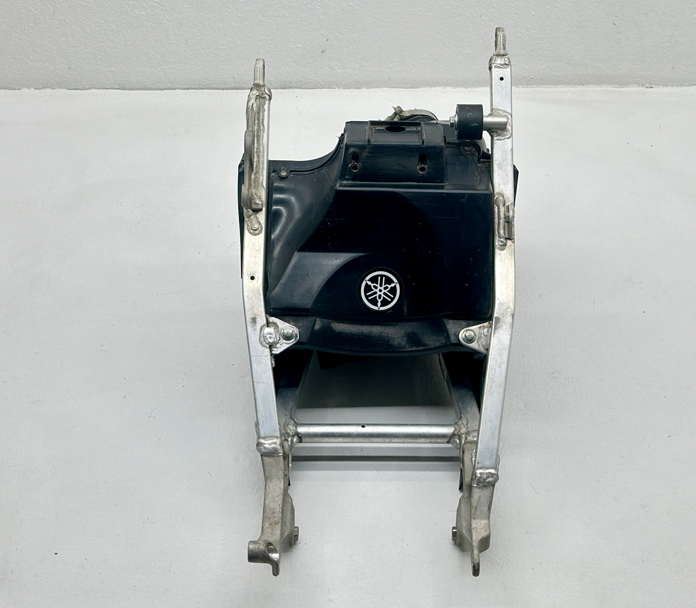 2009 Yamaha YZ450F Subframe Airbox Rear Sub Frame Chassis OEM 5XC-21190-L0-00✅