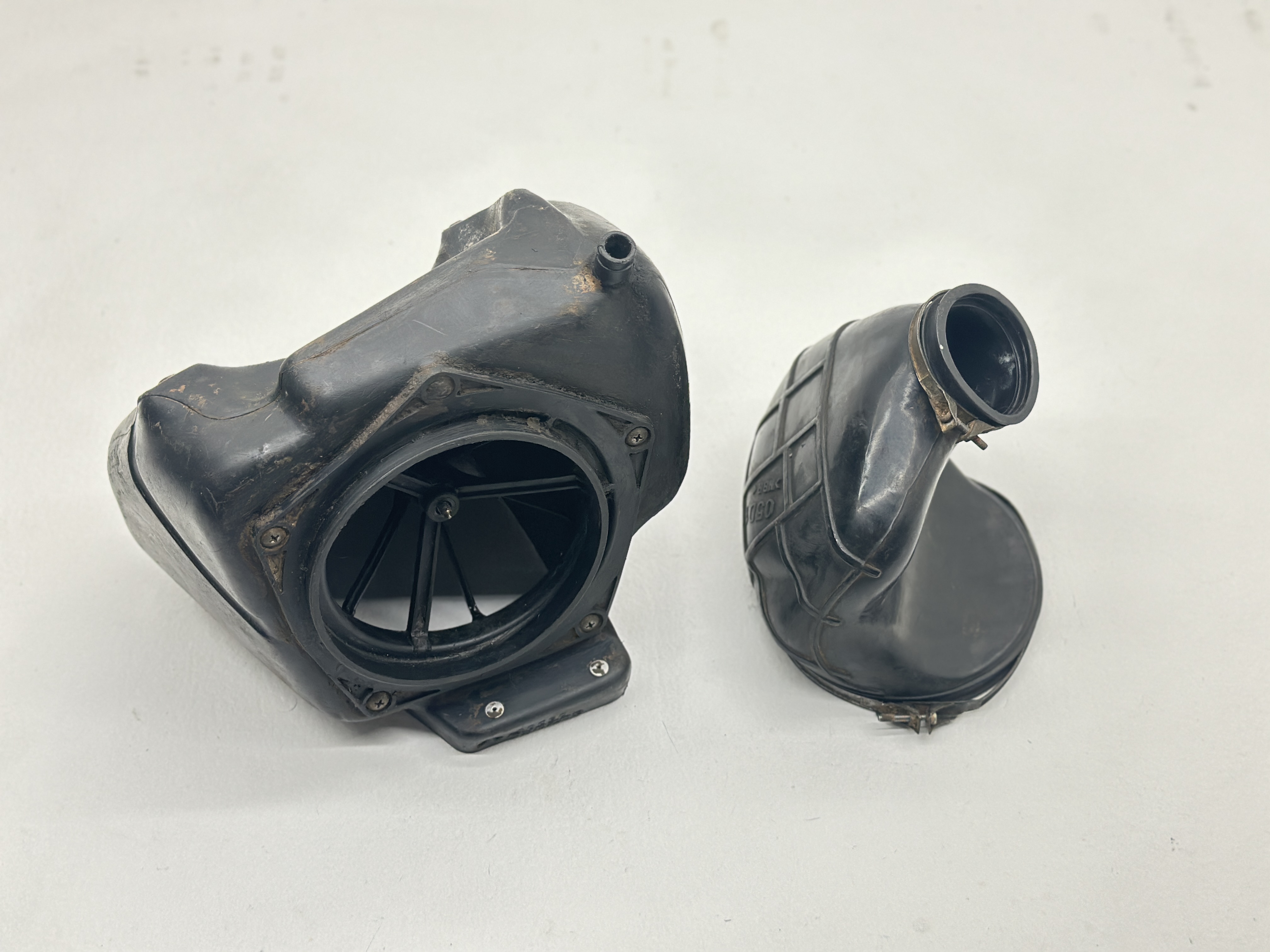 1998 Suzuki RMX250 Airbox AirBoot Assembly Case Intake Duct OEM 13700-05D10✅