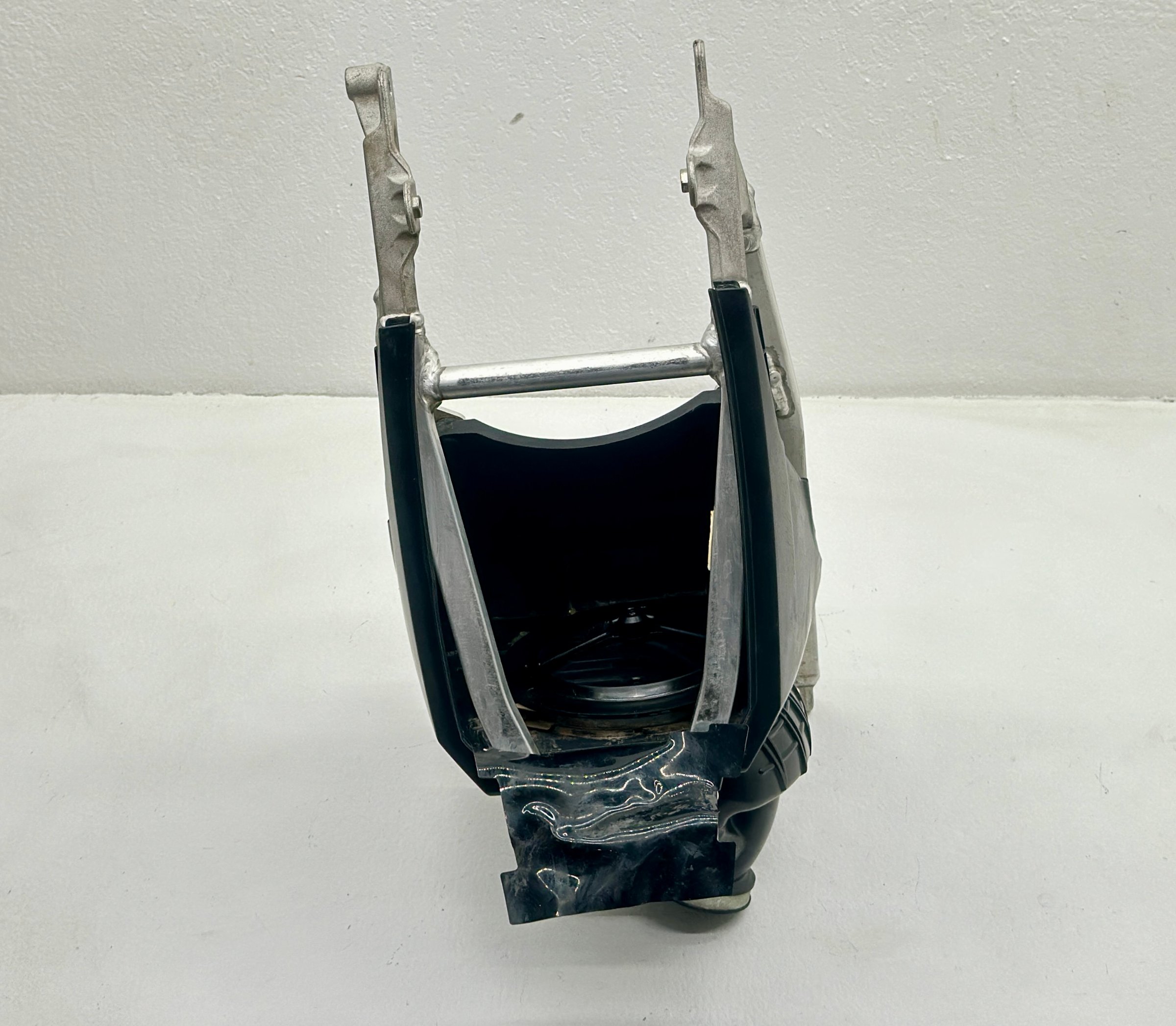 2009 Yamaha YZ450F Subframe Airbox Rear Sub Frame Chassis OEM 5XC-21190-L0-00✅