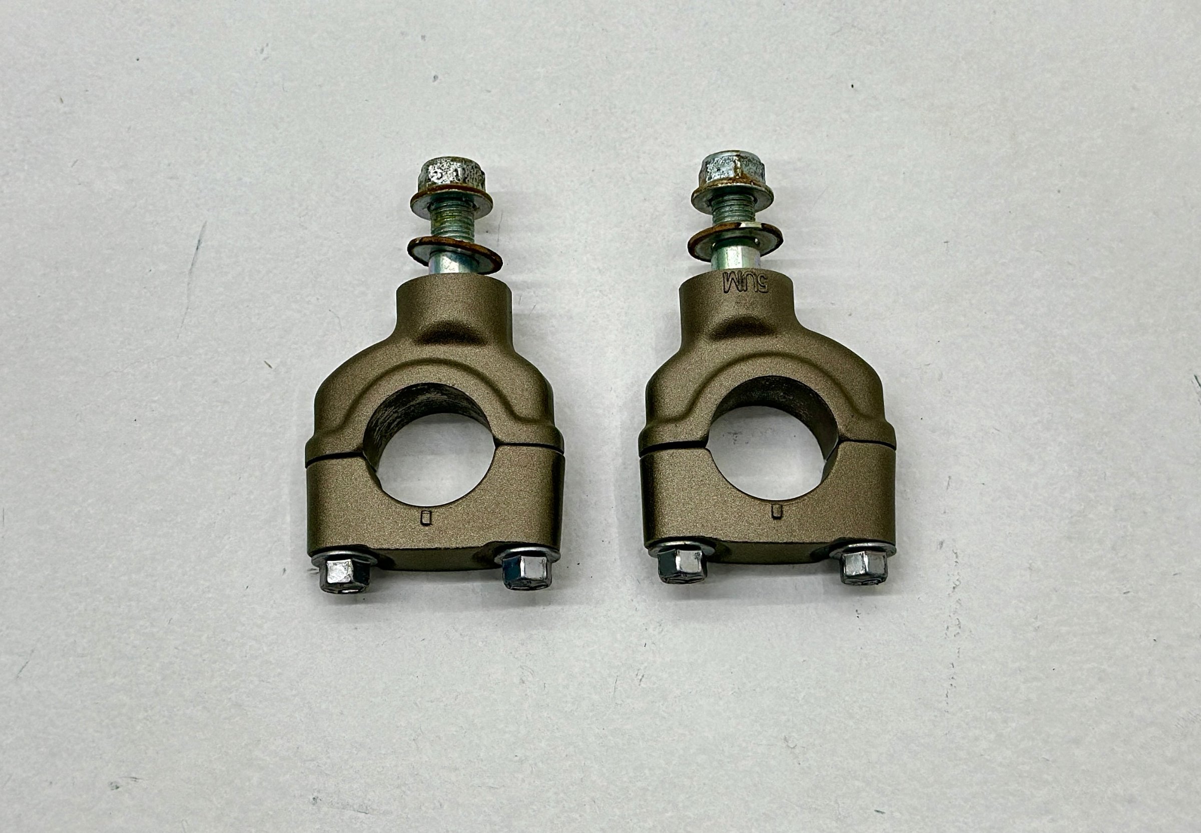 2009 Yamaha YZ450F Handlebar Mounts 1-1/8 Inch Clamps Set OEM 5UM-23442-E0-00✅