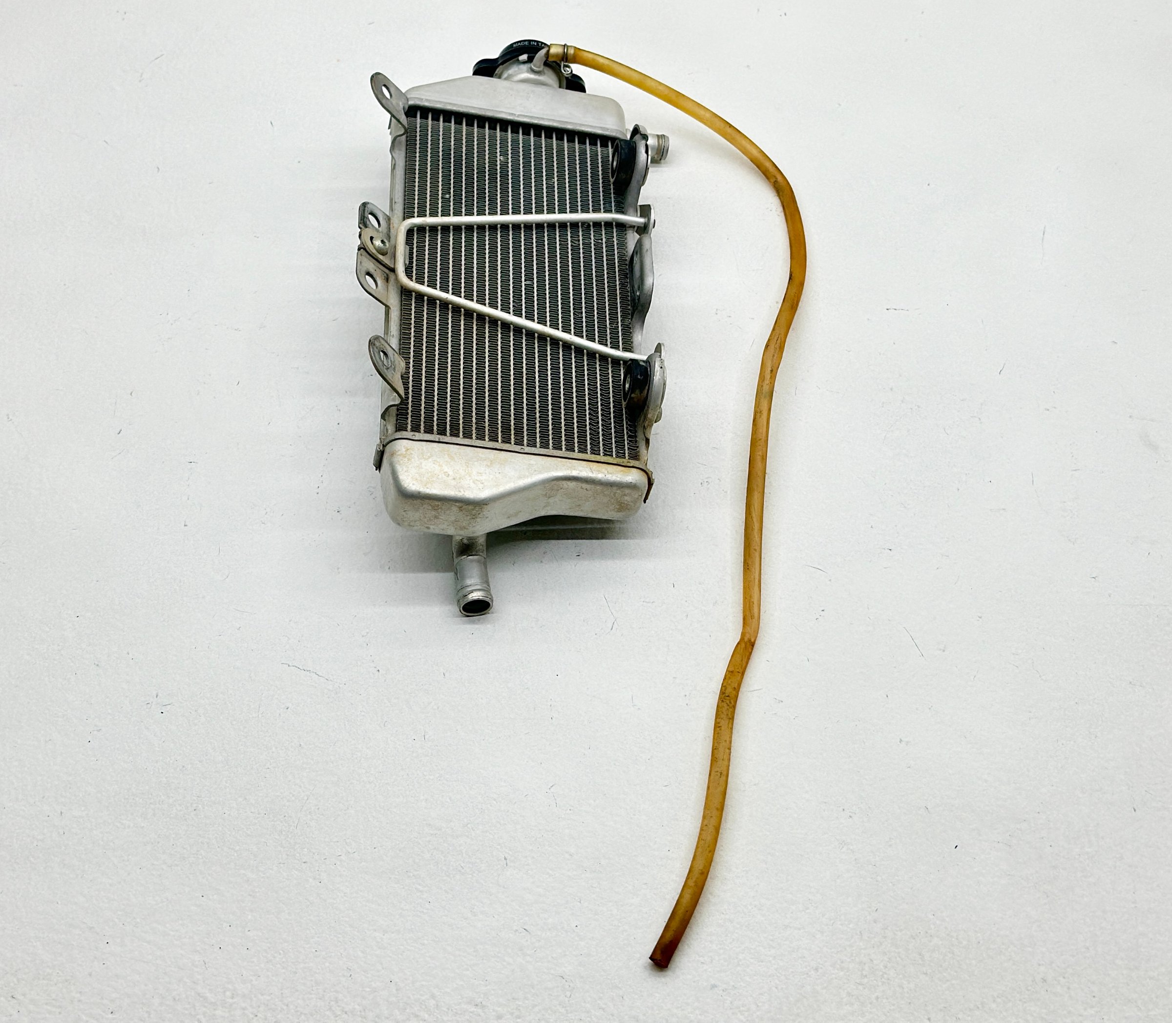 2009 Yamaha YZ450F Right Radiator Fill Side Cap Cooling OEM 2S2-12461-70-00✅